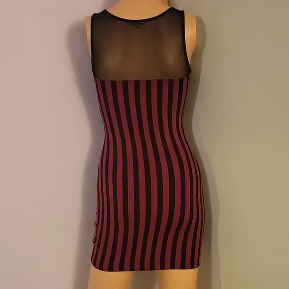 💙STRIPPED & MESH DRESS - Picture 2 of 7